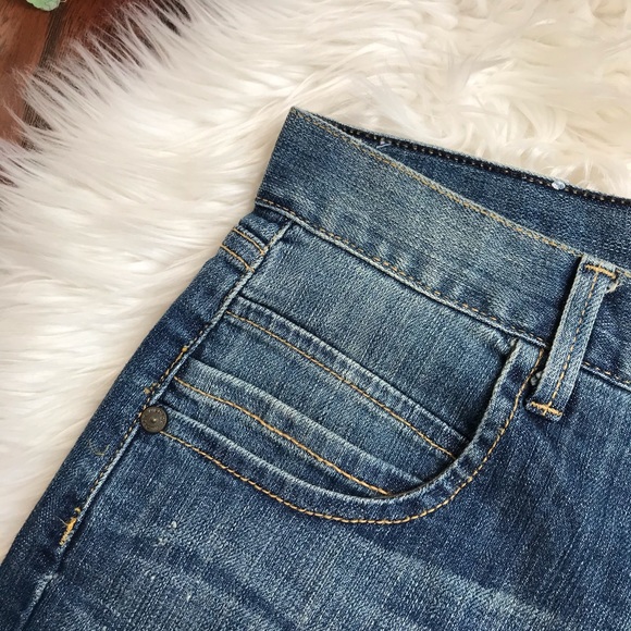 WILDFOX Mid Rise Medium Wash Denim Short - Picture 3 of 4